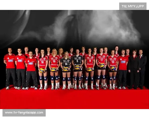 CCT第三赛季欧洲系列赛小组赛HOTU迎战EF 激烈对决引爆全场